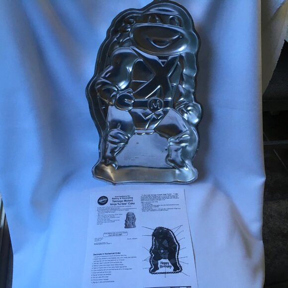 Wilton 2105-3075 Cake Party Pan Teenage Mutant Ninja Turtles Michelangelo Baking - Picture 2 of 2